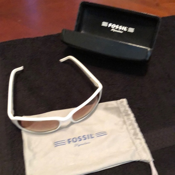 FOSSIL SUNGLASSES - Picture 1 of 4